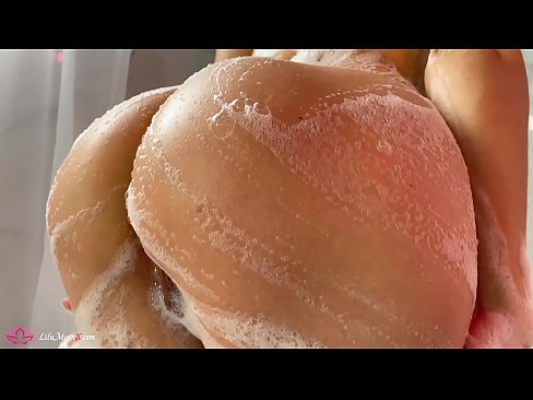 ❤️ Brünette masturbiert Muschi mit Vibrator zu intensivem Orgasmus in der Dusche ❤ Just porn bei uns
